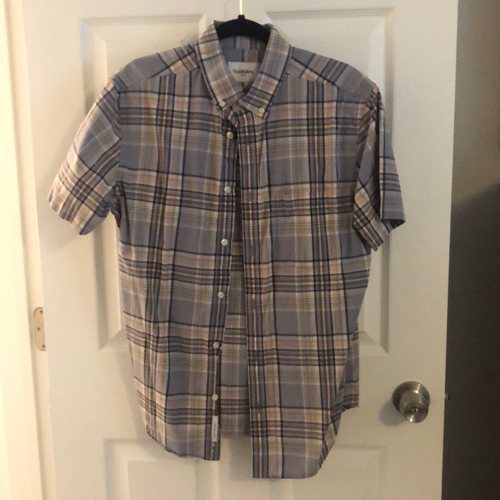 Plaid men’s button up shirt!